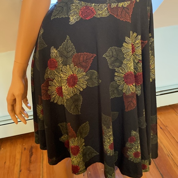 LULAROE SUNFLOWER DRESS NWT PULLOVER XS - Picture 2 of 9